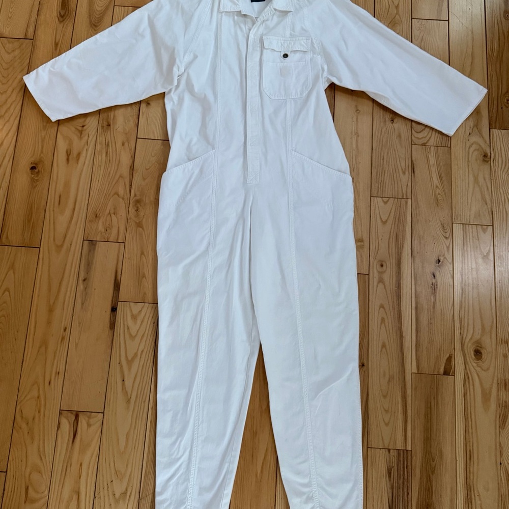 Vintage LIZ WEAR White Jumpsuit with Front Pockets!